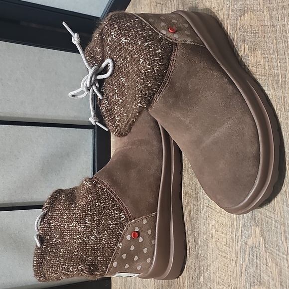 UGG Shoes - UGG Slouchy Brown Boots Size 5